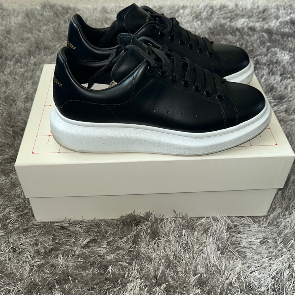Alexander McQueen Leather sneakers